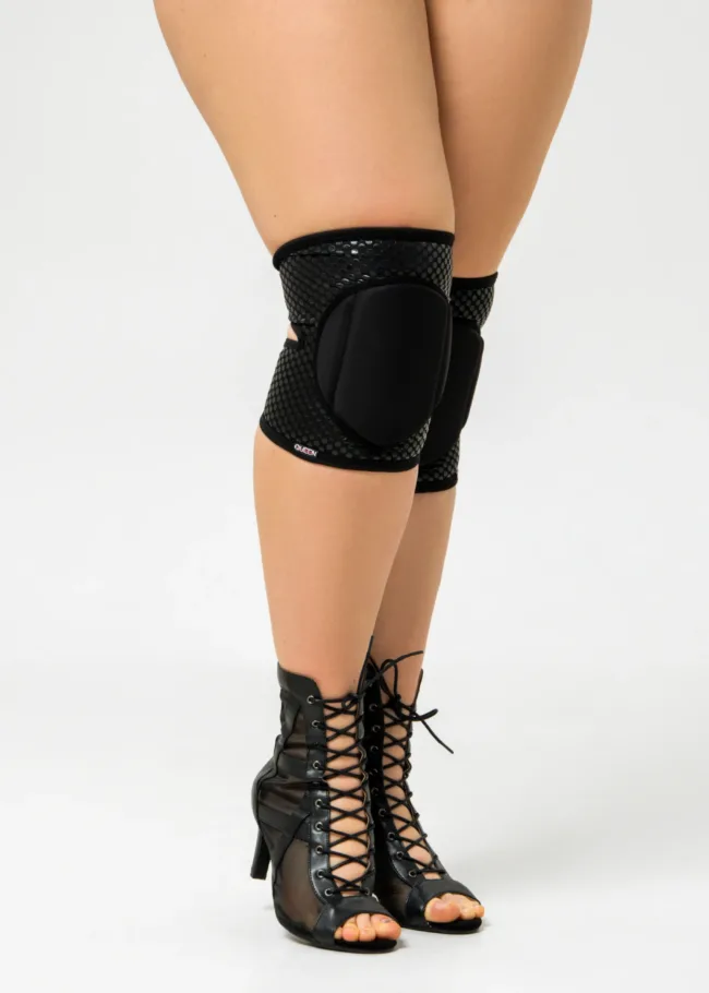 Grippy Knee Pads – SLEEK – Black - 1Queens Kyiv 0948 scaled