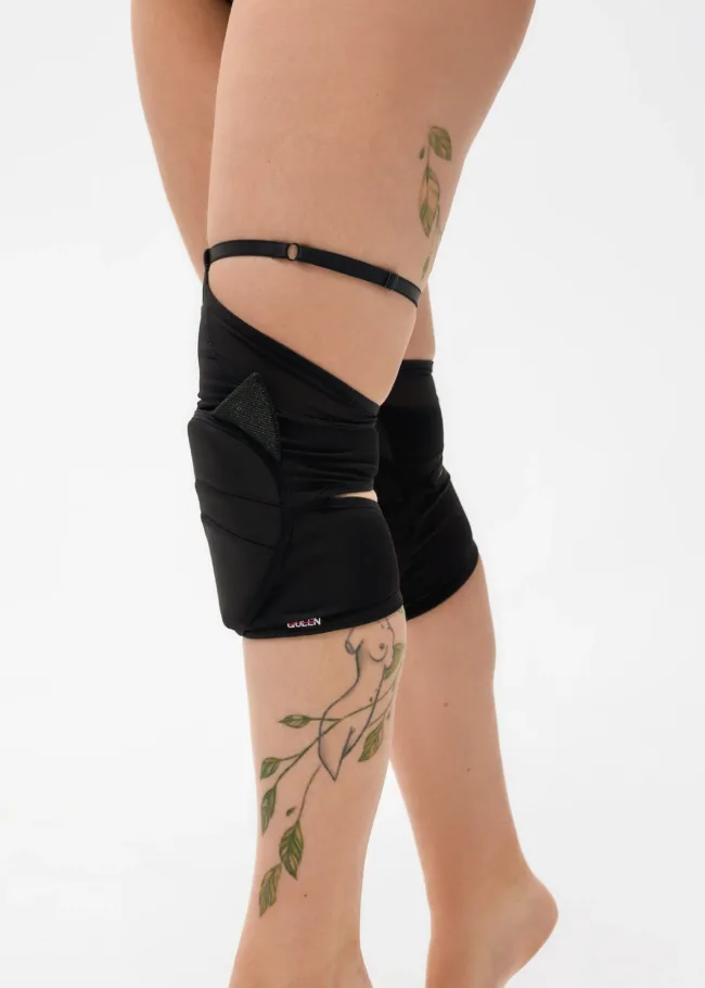 Classic Knee Pads with Mesh – KITTY BOMBS – Black - new0097 scaled